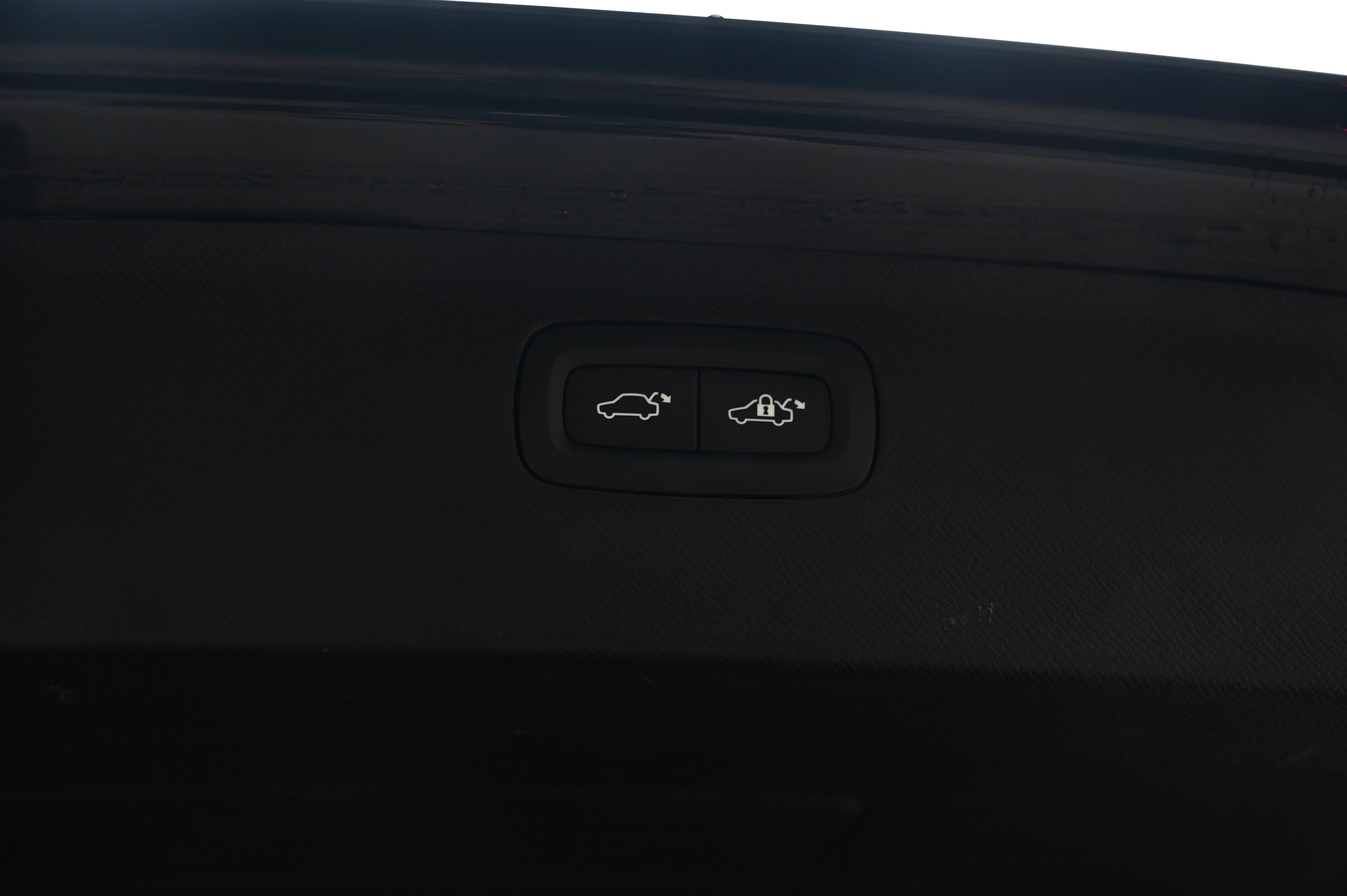 2022 Volvo XC90 T6 Momentum photo 43
