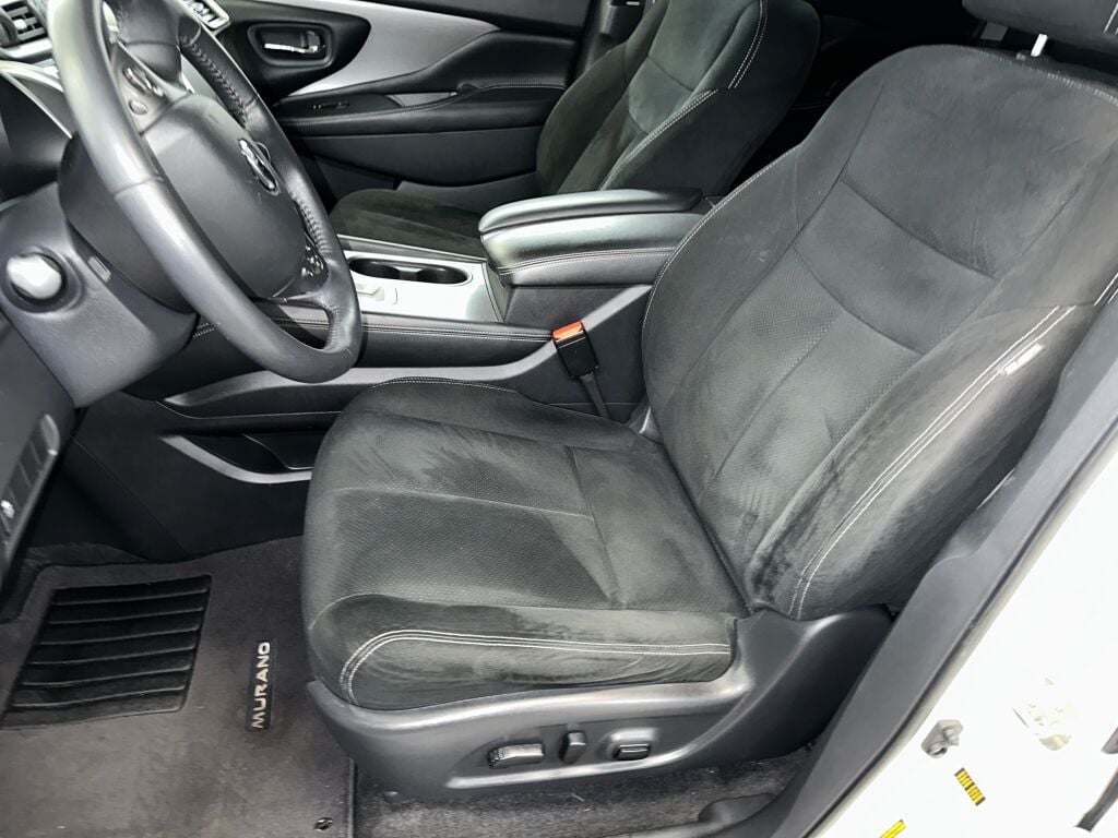 2019 Nissan Murano SV photo 2