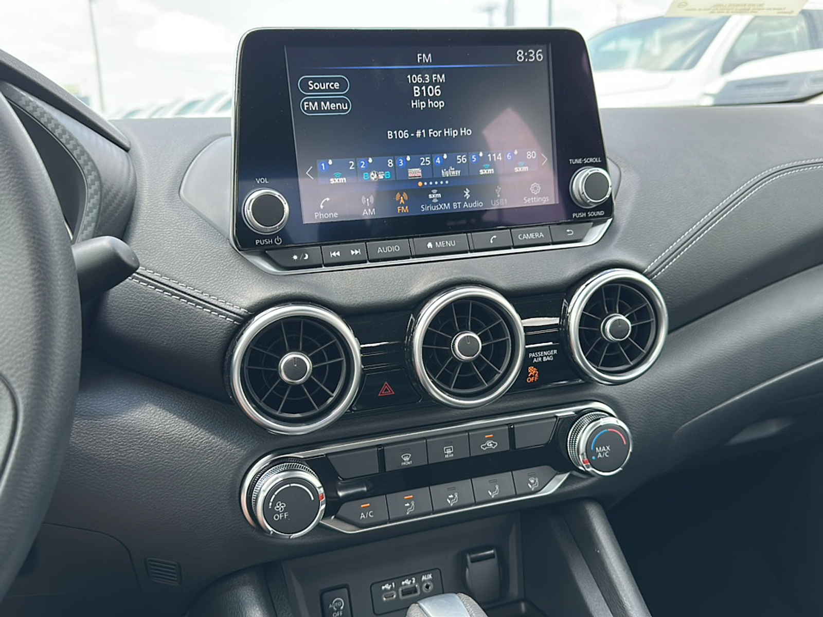 2025 Nissan Sentra SV photo 6