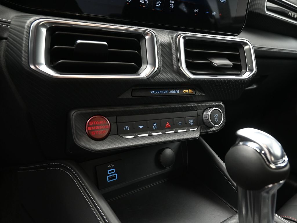 2025 Ford Mustang GT Premium photo 14