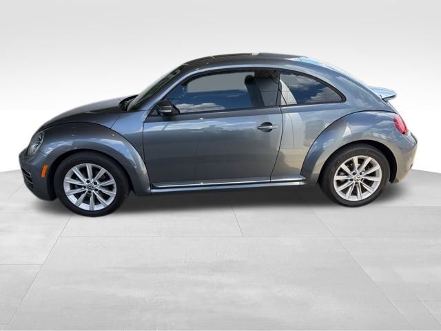2017 Volkswagen Beetle 1.8T SE photo 3