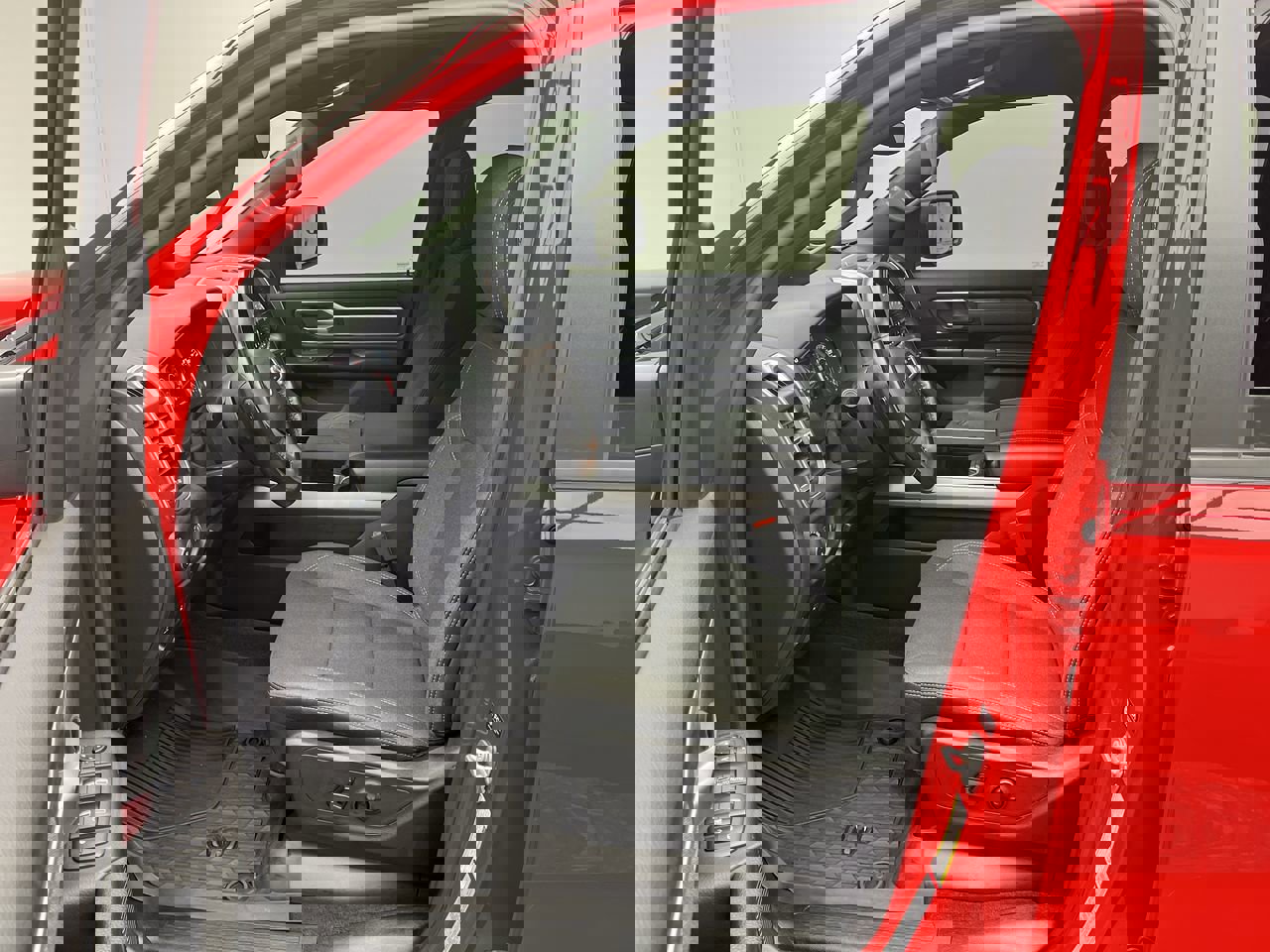 2021 Ram 1500 Big Horn photo 3