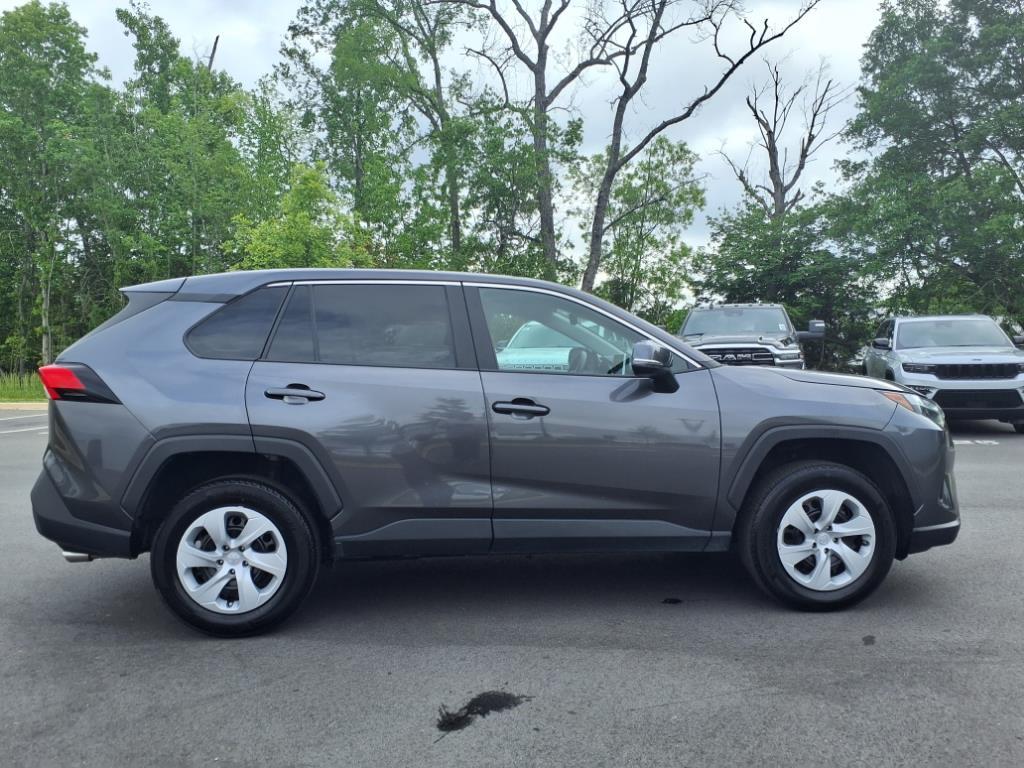 2024 Toyota RAV4 LE photo 12