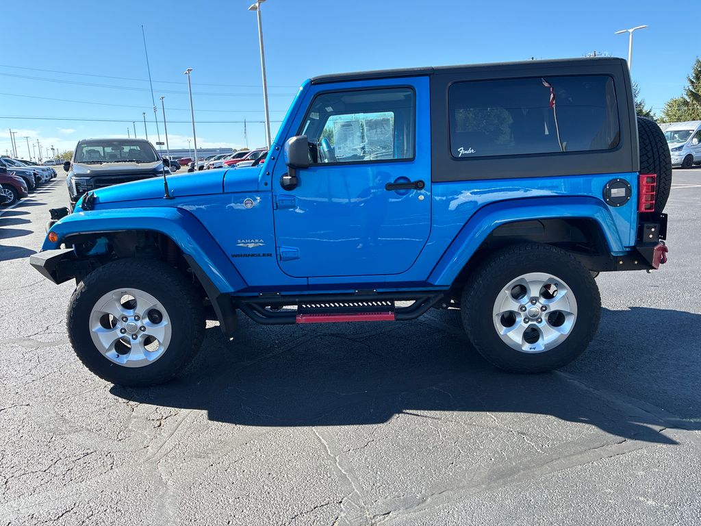 2015 Jeep Wrangler Sahara photo 4