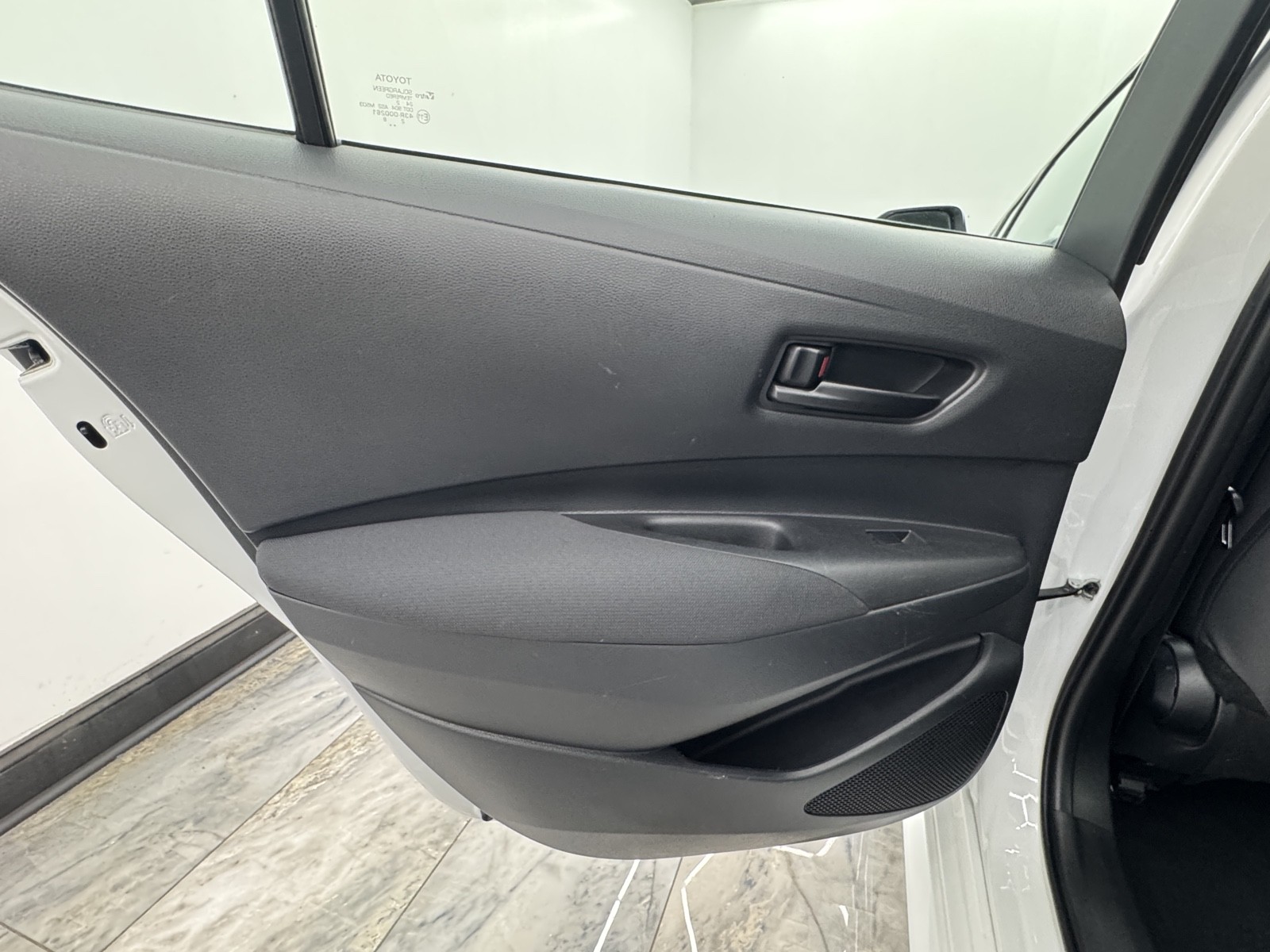 2023 Toyota Corolla LE photo 33