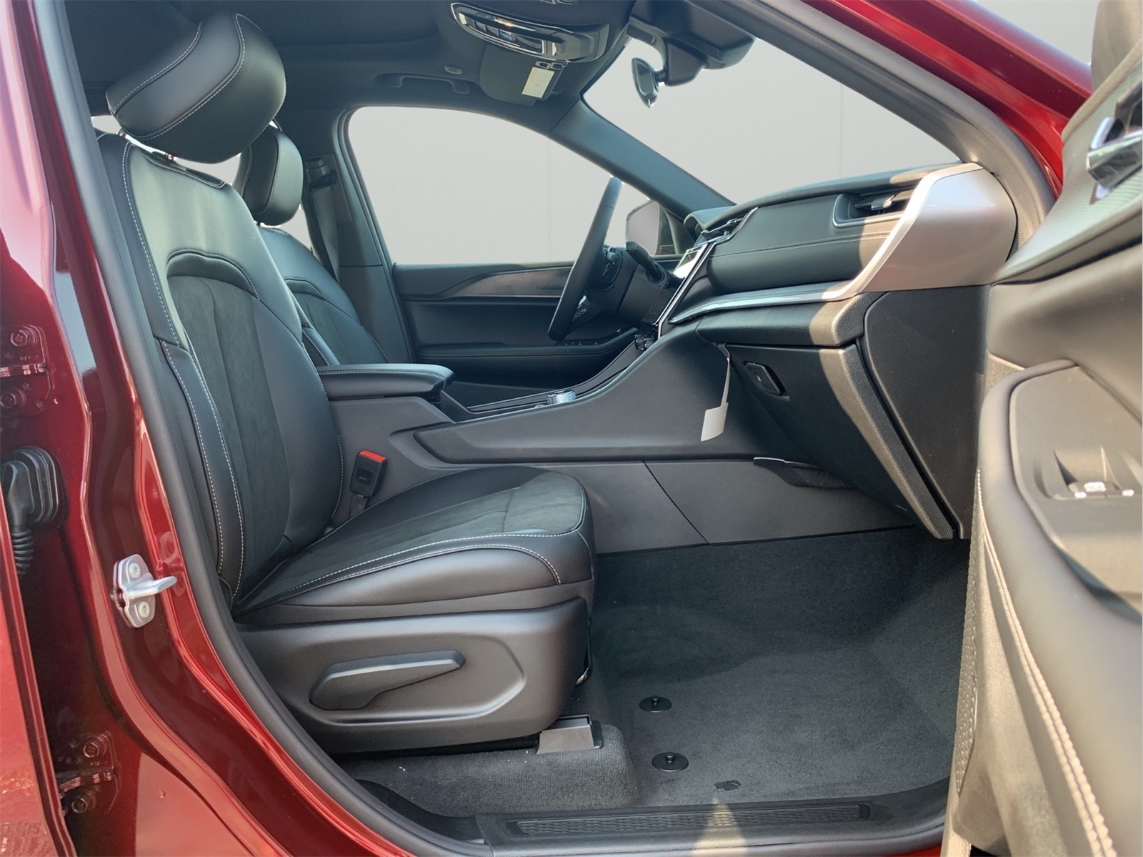 2025 Jeep Grand Cherokee Altitude X photo 23