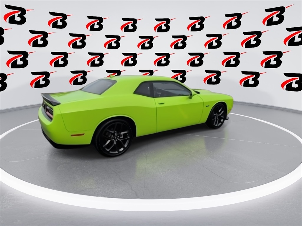 2023 Dodge Challenger R/T photo 4