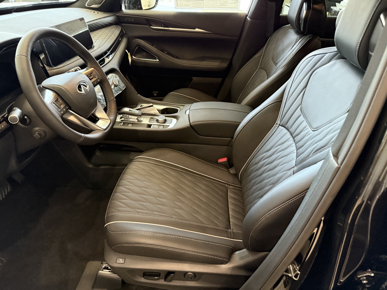 2026 Infiniti QX60 Autograph photo 13