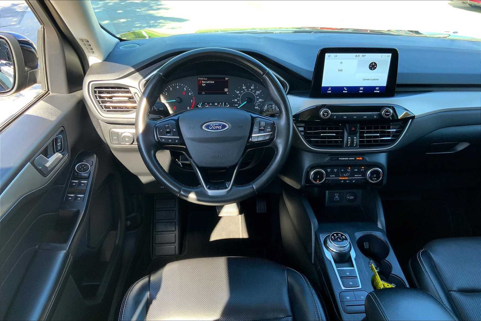 2022 Ford Escape SEL photo 5