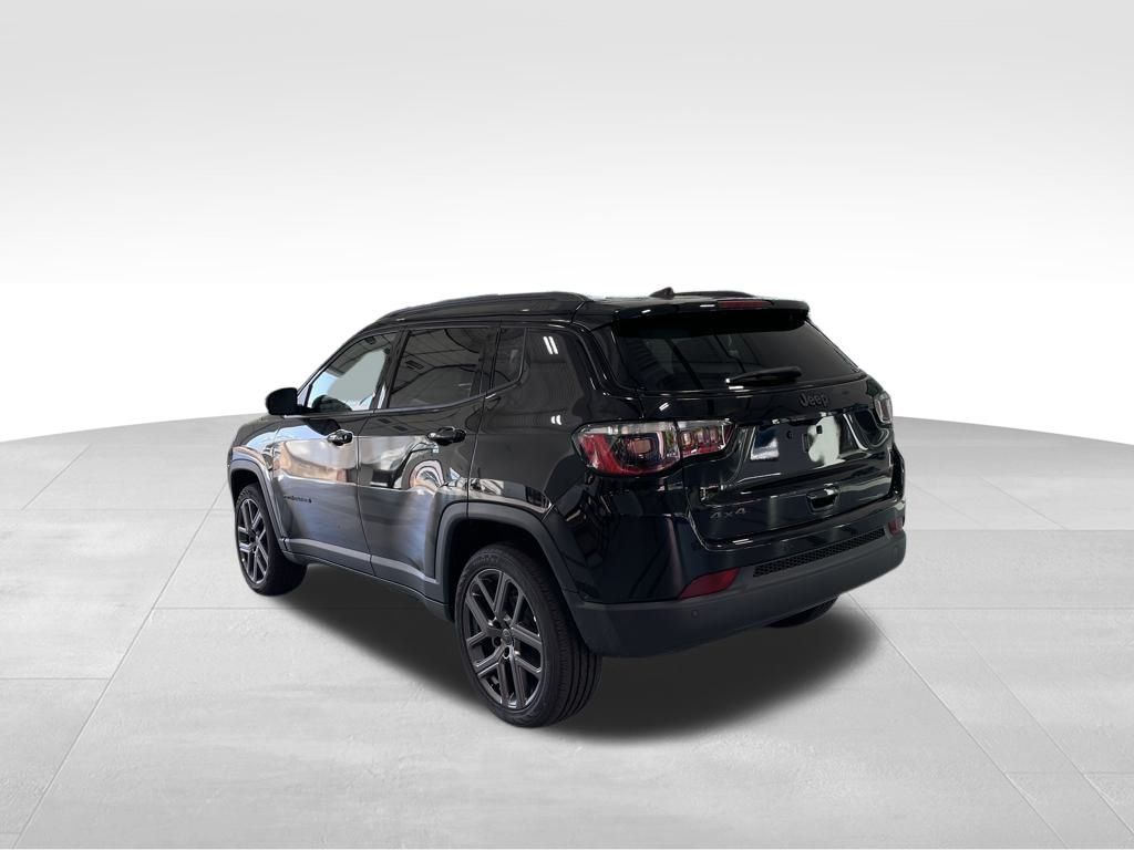 2025 Jeep Compass Limited photo 4