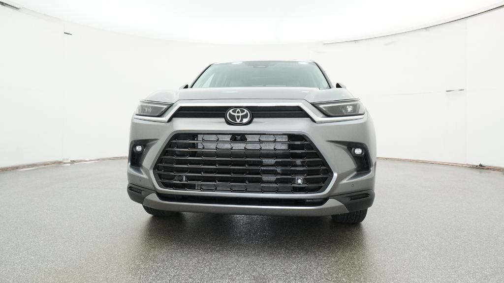 2026 Toyota Grand Highlander Limited photo 3