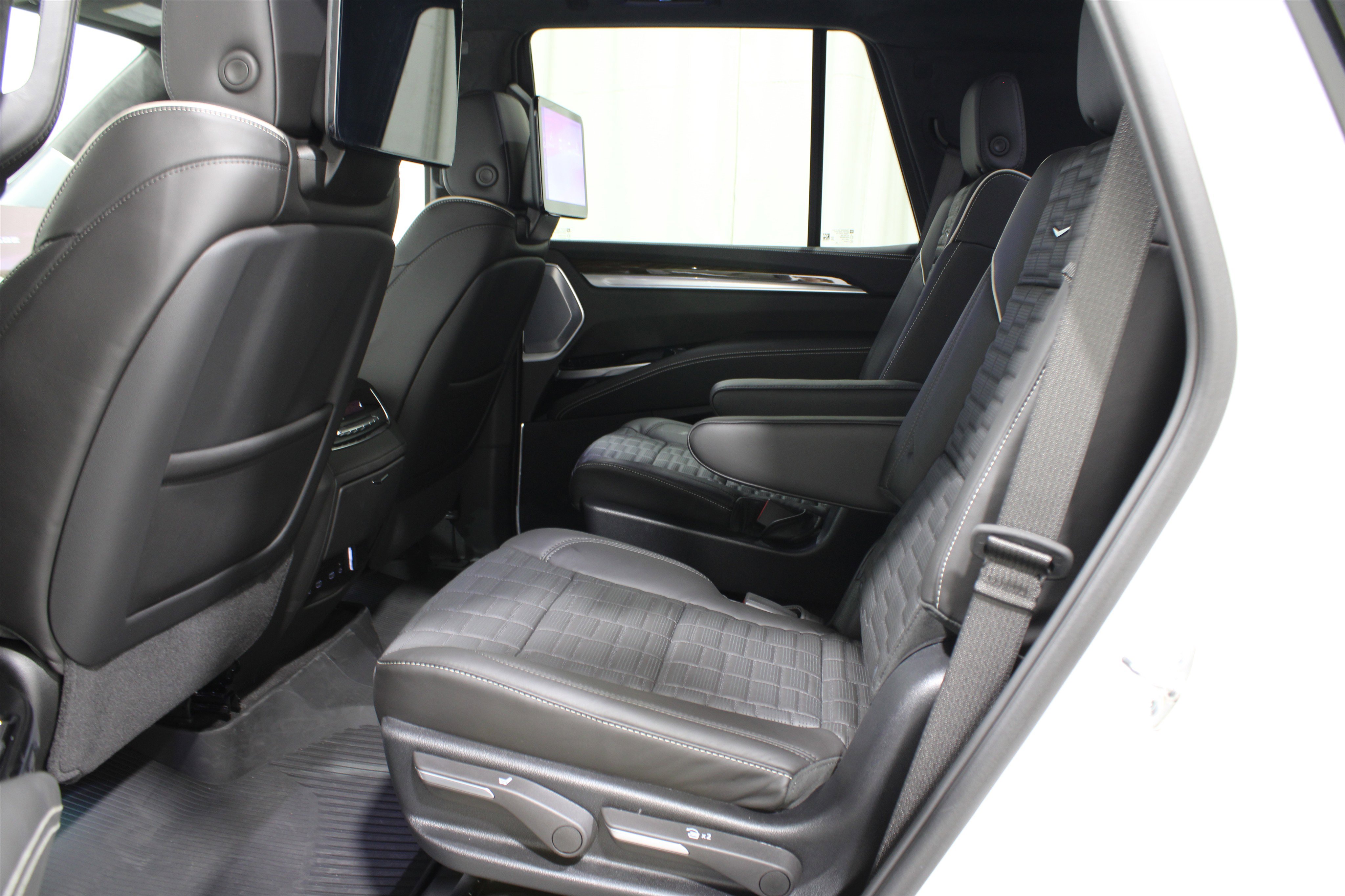 2025 Cadillac Escalade Premium Luxury Platinum photo 23