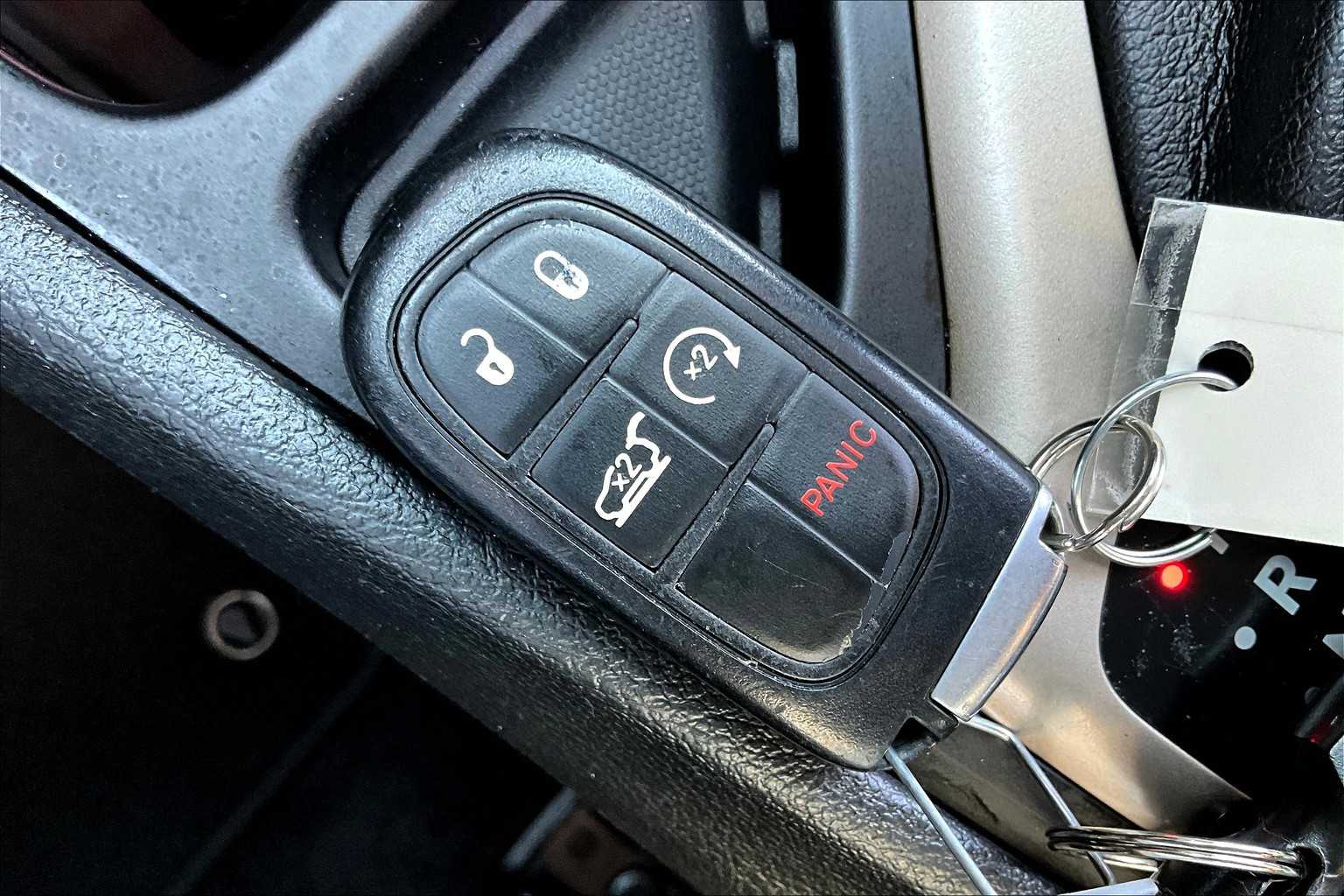 2016 Jeep Cherokee 80th Anniversary Edition photo 12