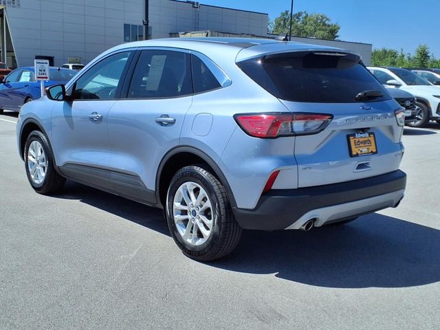 2022 Ford Escape SE photo 3