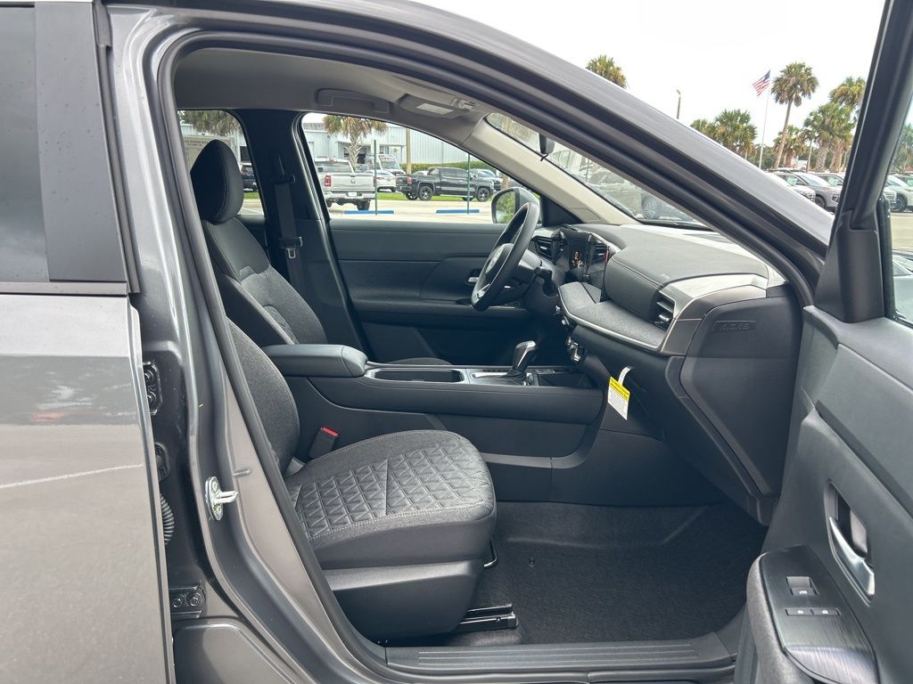 2025 Nissan Kicks SV photo 31