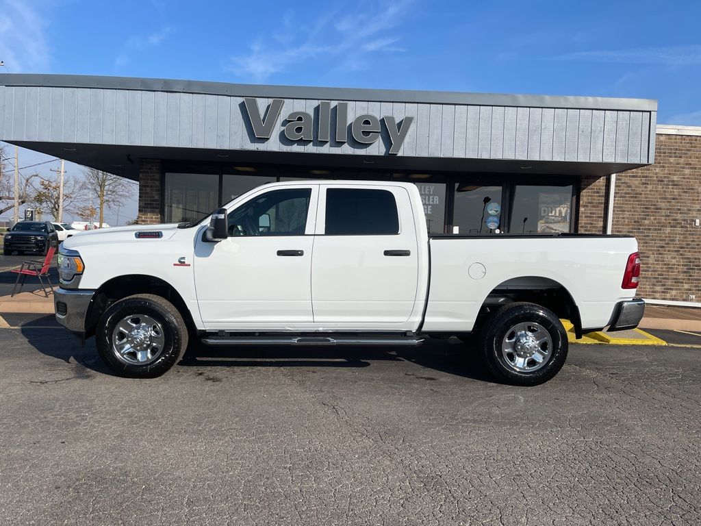 2024 Ram 2500 Tradesman photo 3