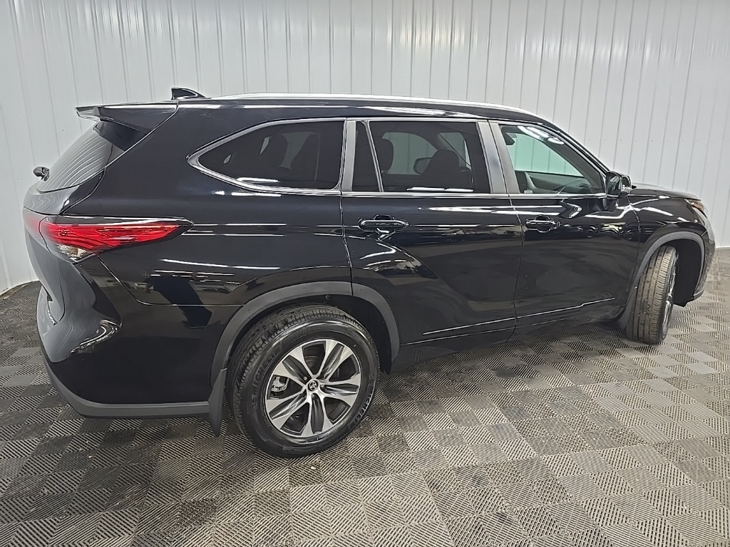 2023 Toyota Highlander XSE photo 3