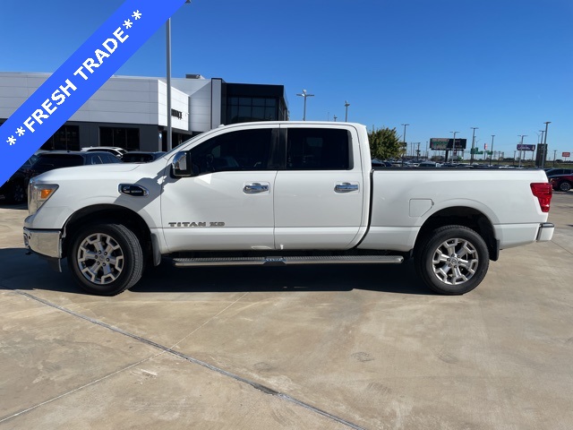 2017 Nissan Titan SV photo 2