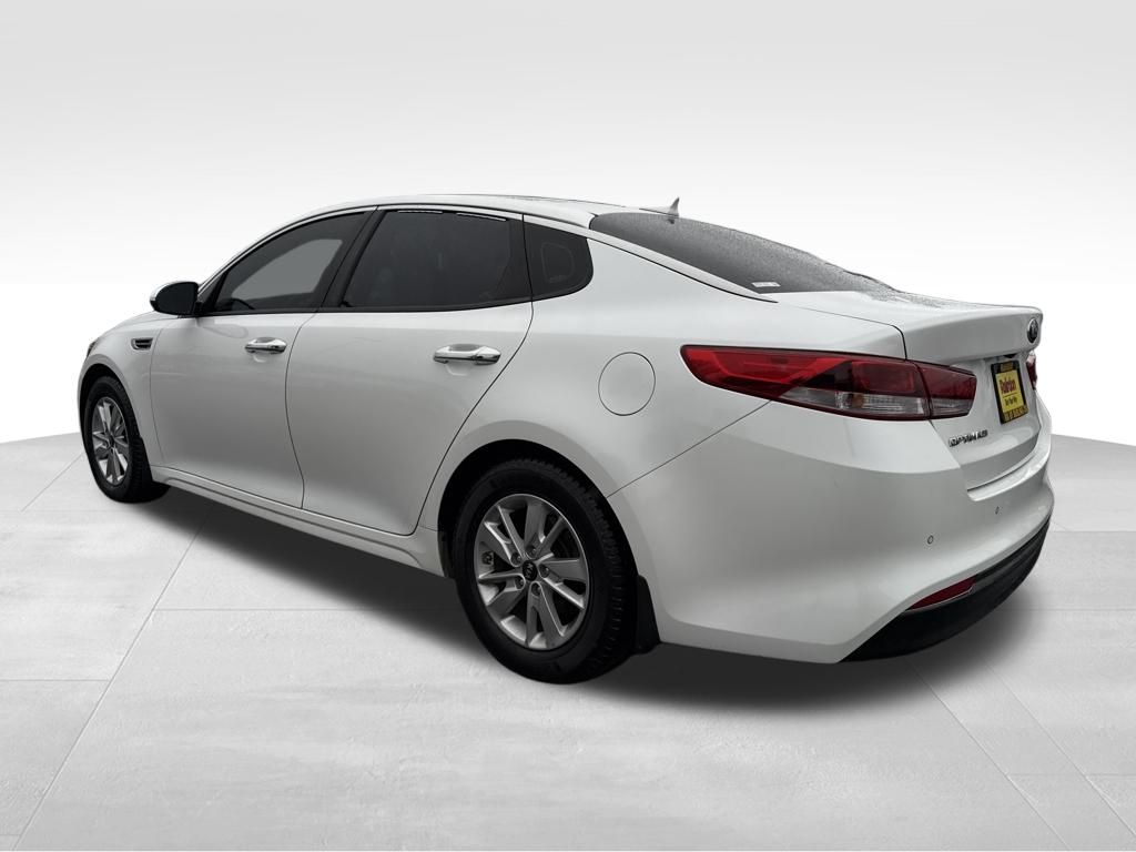 2018 Kia Optima LX photo 2