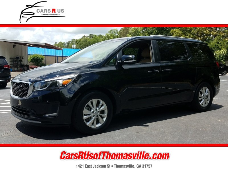 2017 Kia Sedona LX's photo