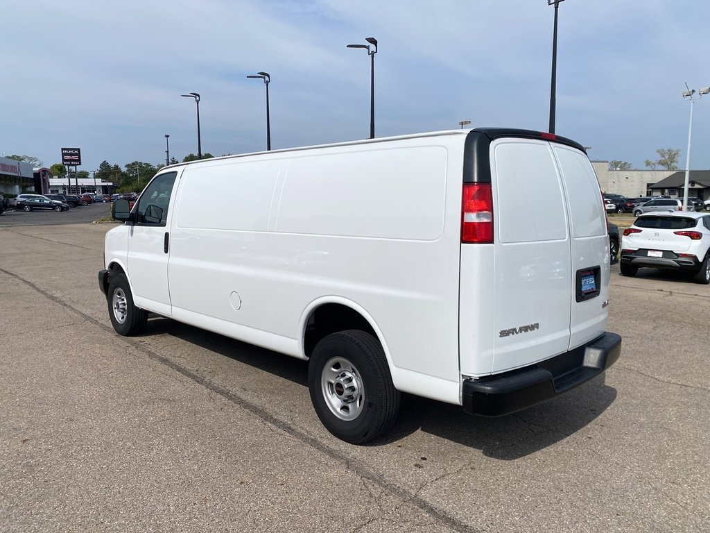 2023 Gmc Savana Cargo 2500 photo 3