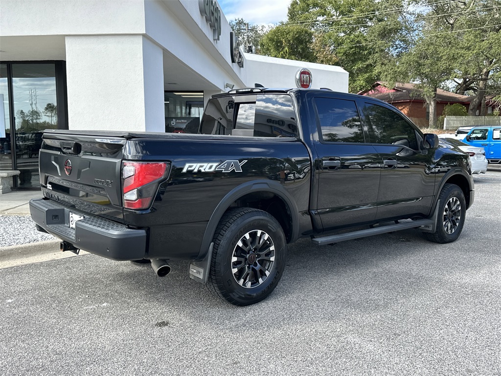 2023 Nissan Titan PRO-4X photo 3