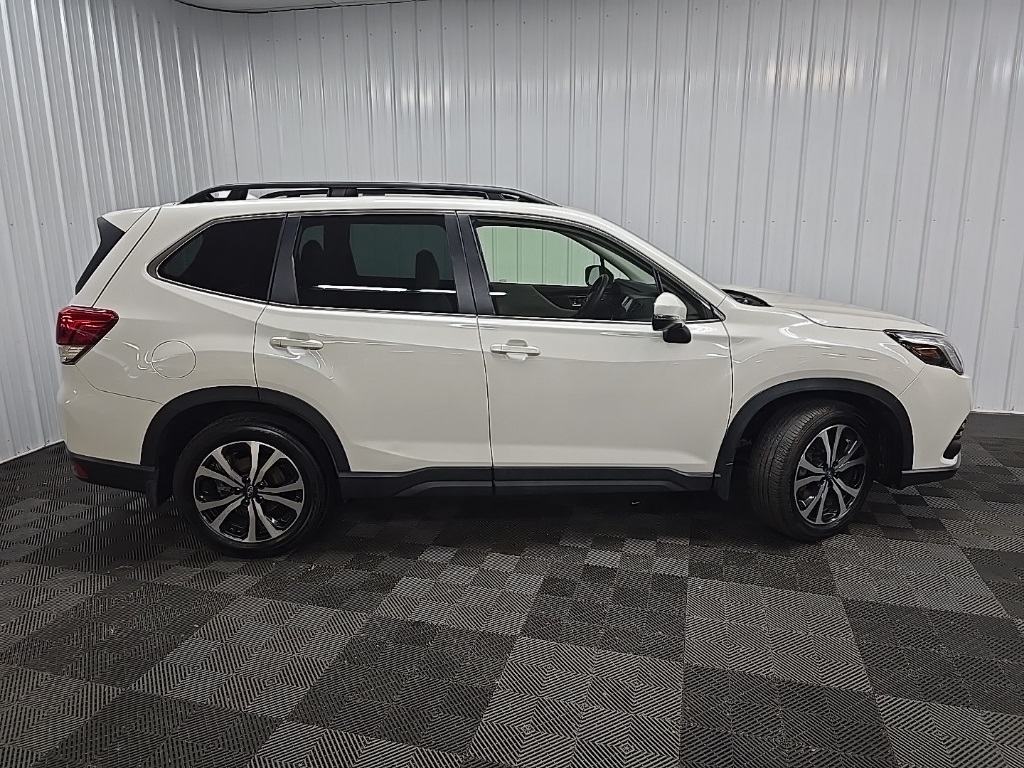 2023 Subaru Forester Limited photo 2