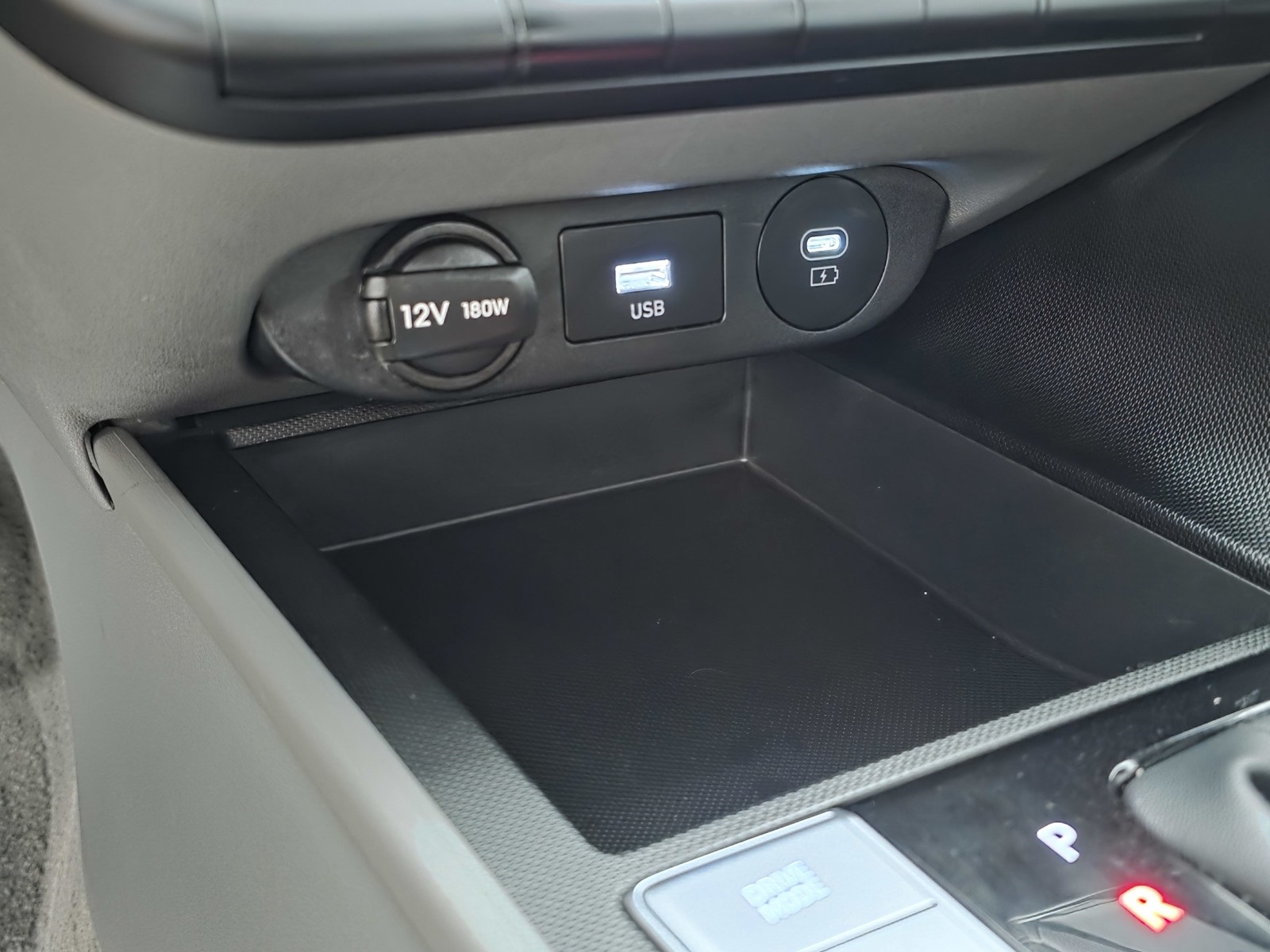 2024 Hyundai Elantra SEL photo 26