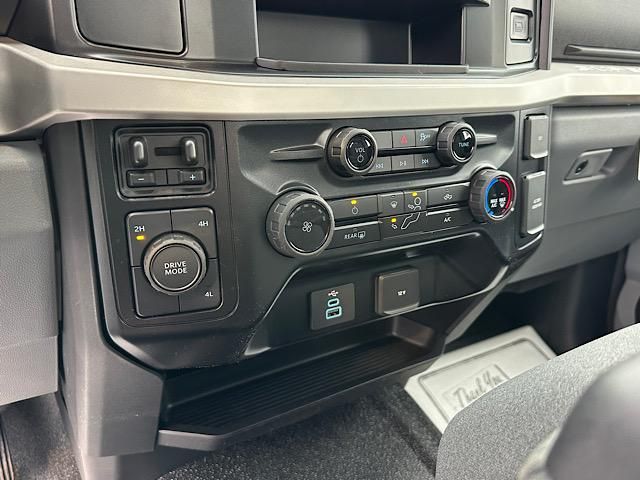 2025 Ford F-250 XLT photo 34