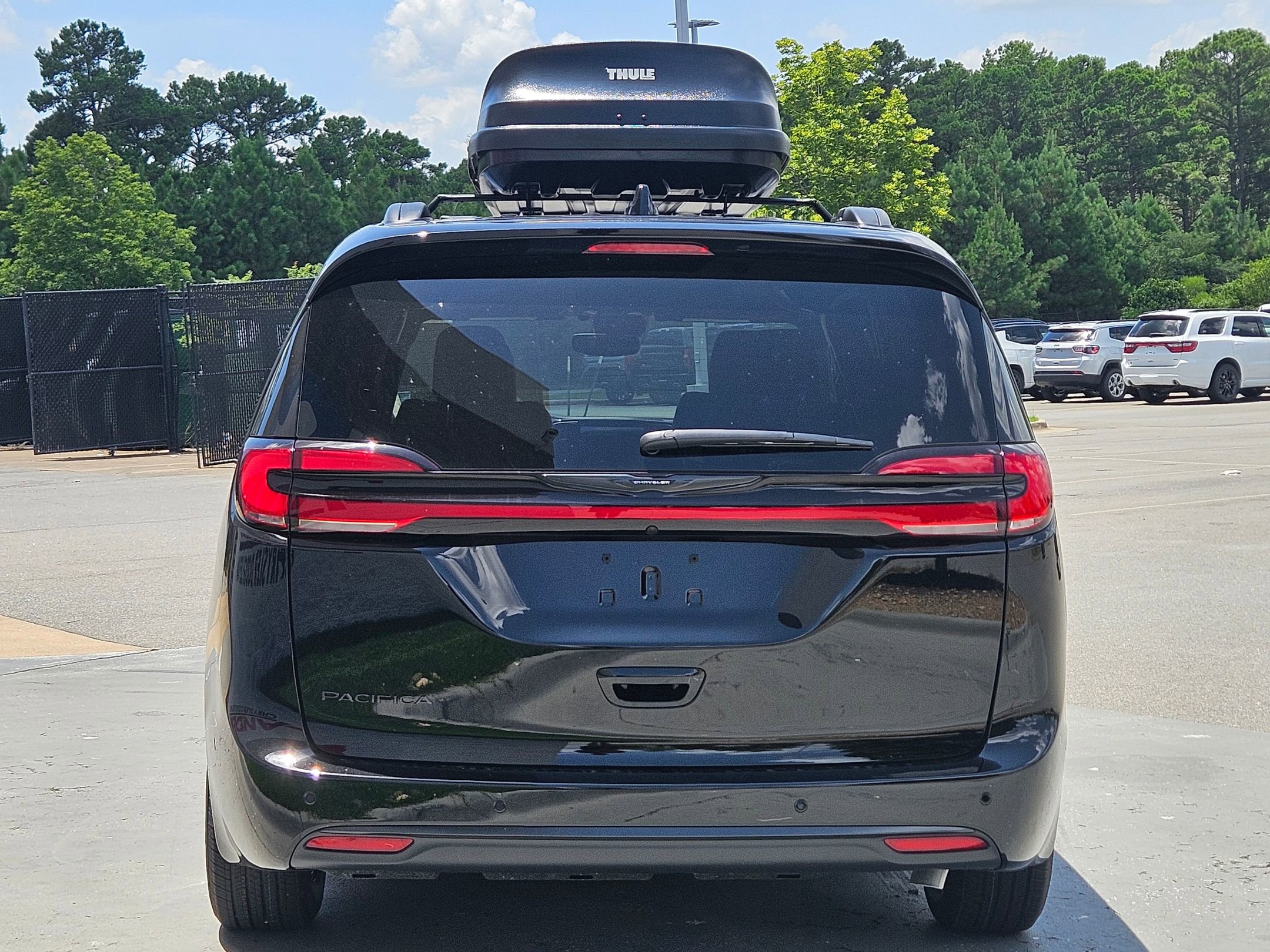2025 Chrysler Pacifica photo 6