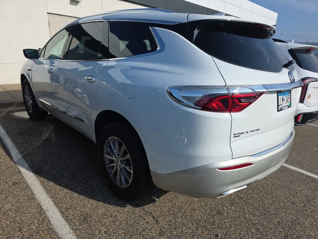 2024 Buick Enclave Essence photo 3