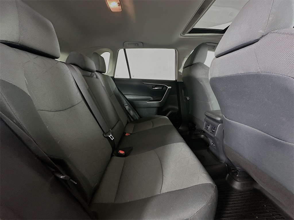 2020 Toyota RAV4 XLE photo 26