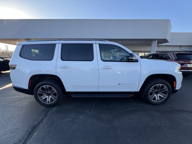 2024 Jeep Wagoneer Base photo 2