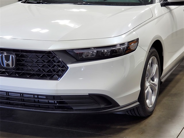 2025 Honda Accord LX photo 8