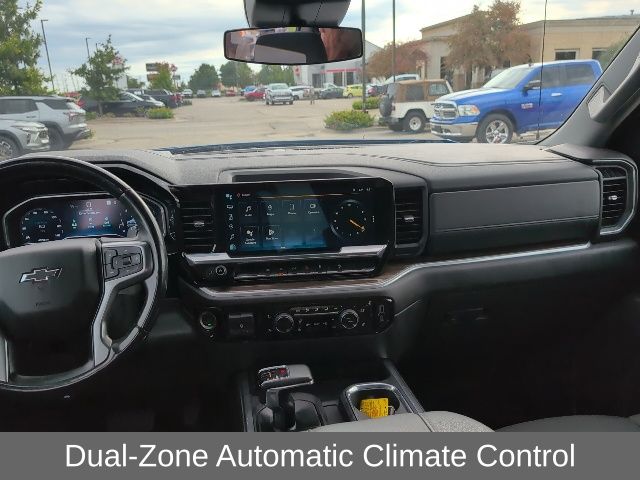 2023 Chevrolet Silverado 1500 RST photo 2