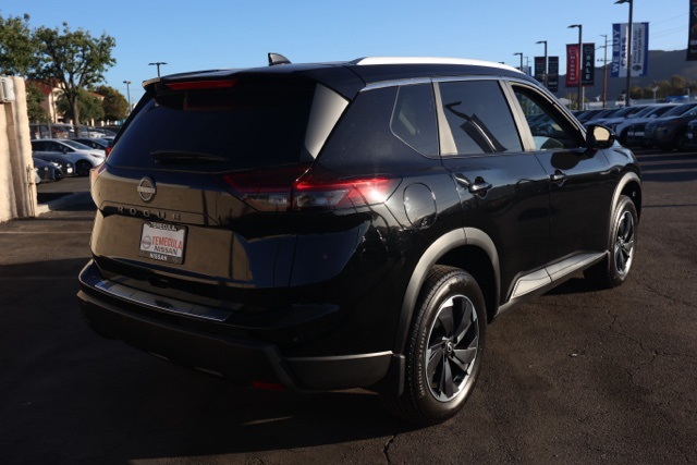 2025 Nissan Rogue SV photo 2