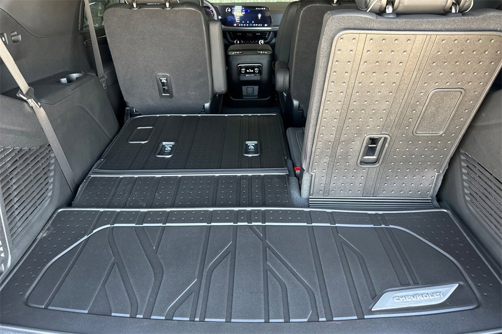 2025 Chevrolet Tahoe Premier photo 15