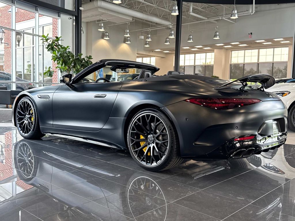 2025 Mercedes Benz SL 55 AMG photo 4