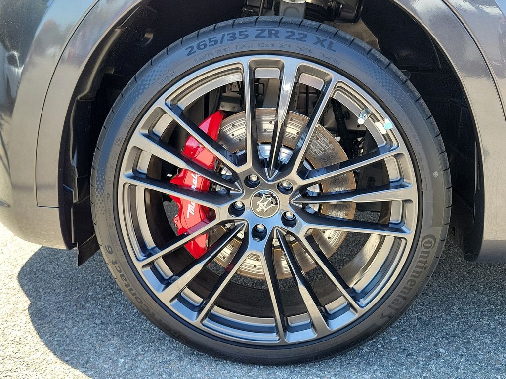 2023 Maserati Levante Trofeo photo 3