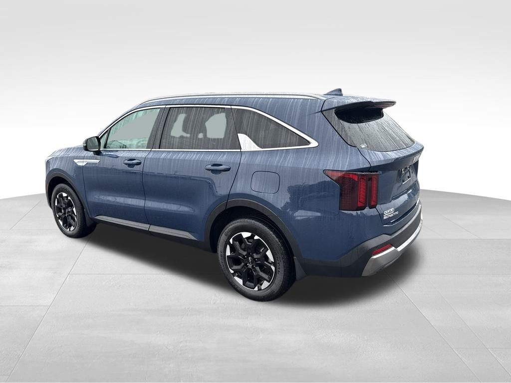 2025 Kia Sorento S photo 2
