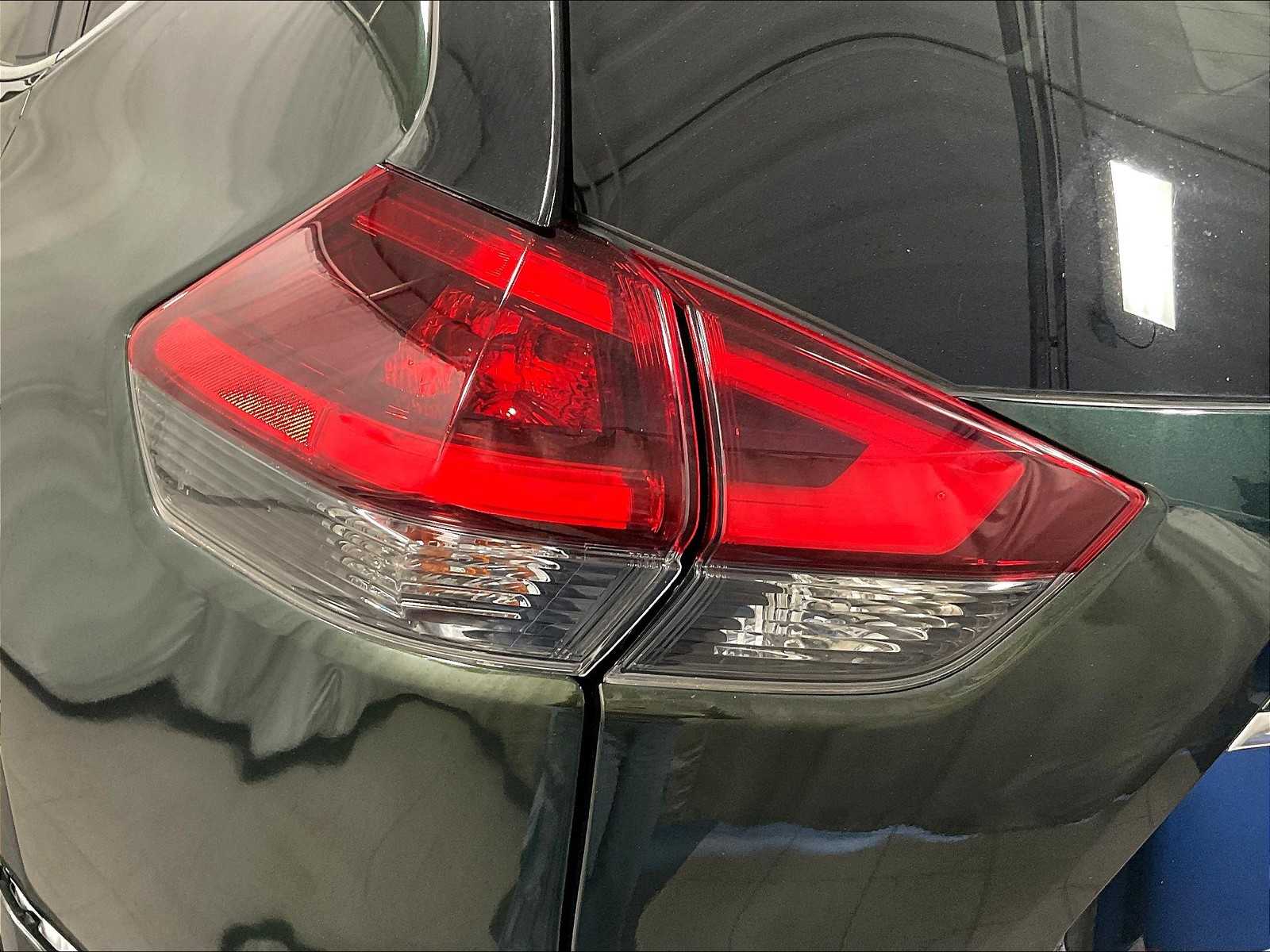 2019 Nissan Rogue SL photo 32