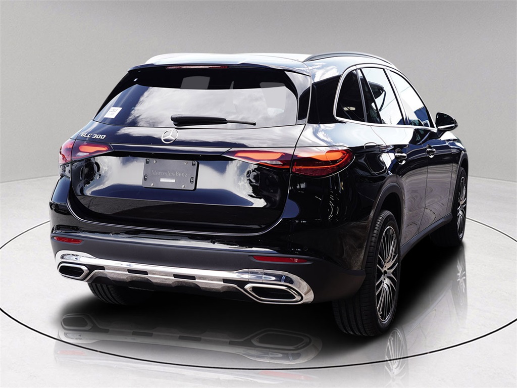 2026 Mercedes Benz GLC 300 photo 6