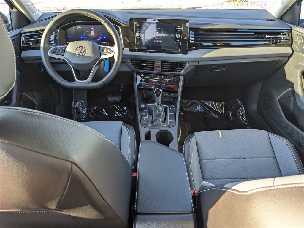 2025 Volkswagen Jetta 1.5T SE photo 13