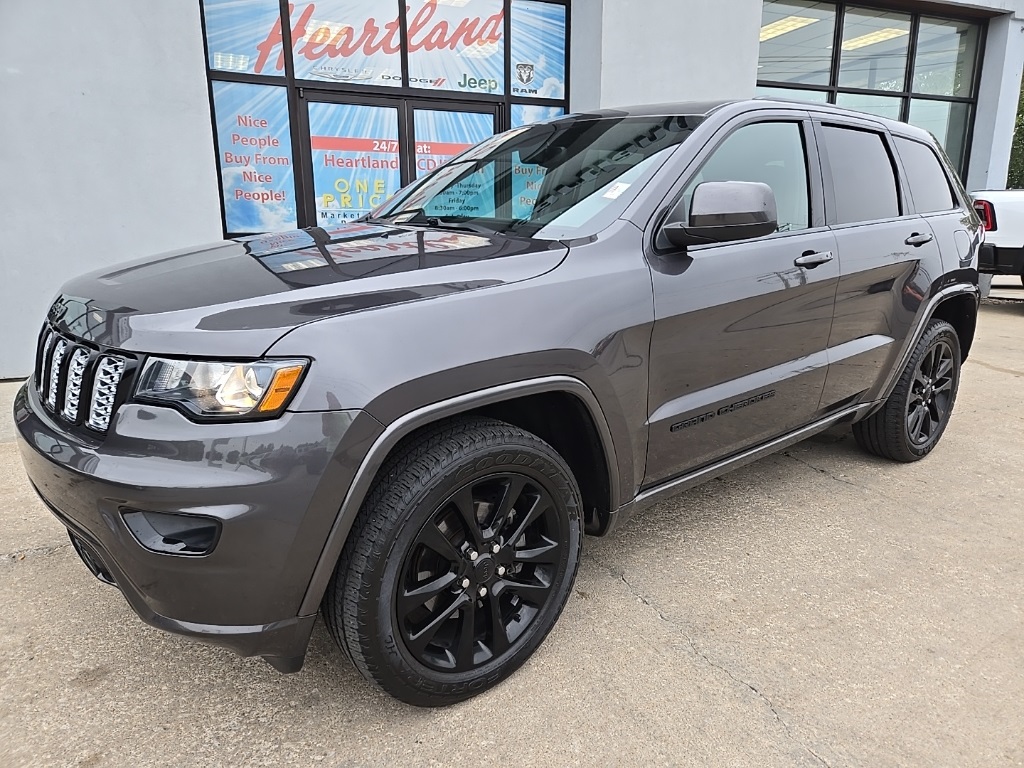 Used 2019 Jeep Grand Cherokee Altitude with VIN 1C4RJFAG8KC709733 for sale in Kansas City