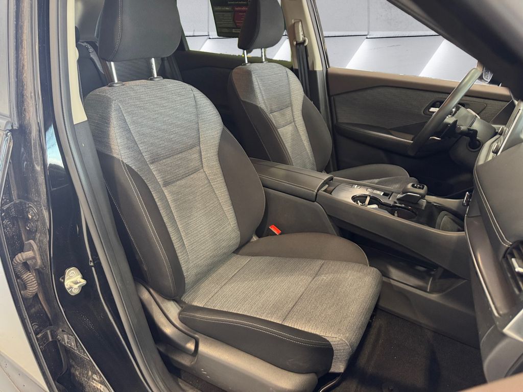 2023 Nissan Rogue SV photo 14