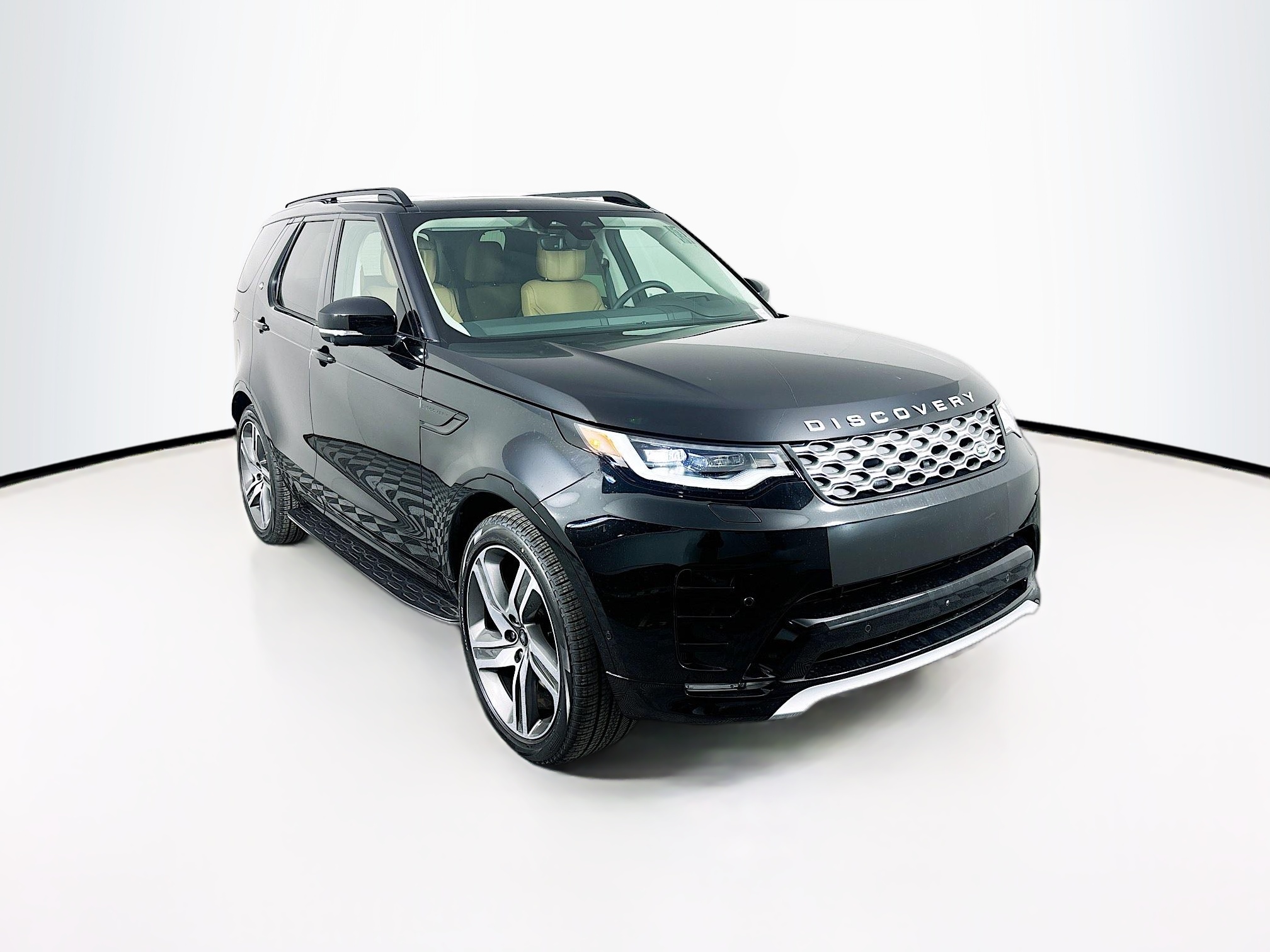 2025 Land Rover Discovery Metropolitan Edition photo 3