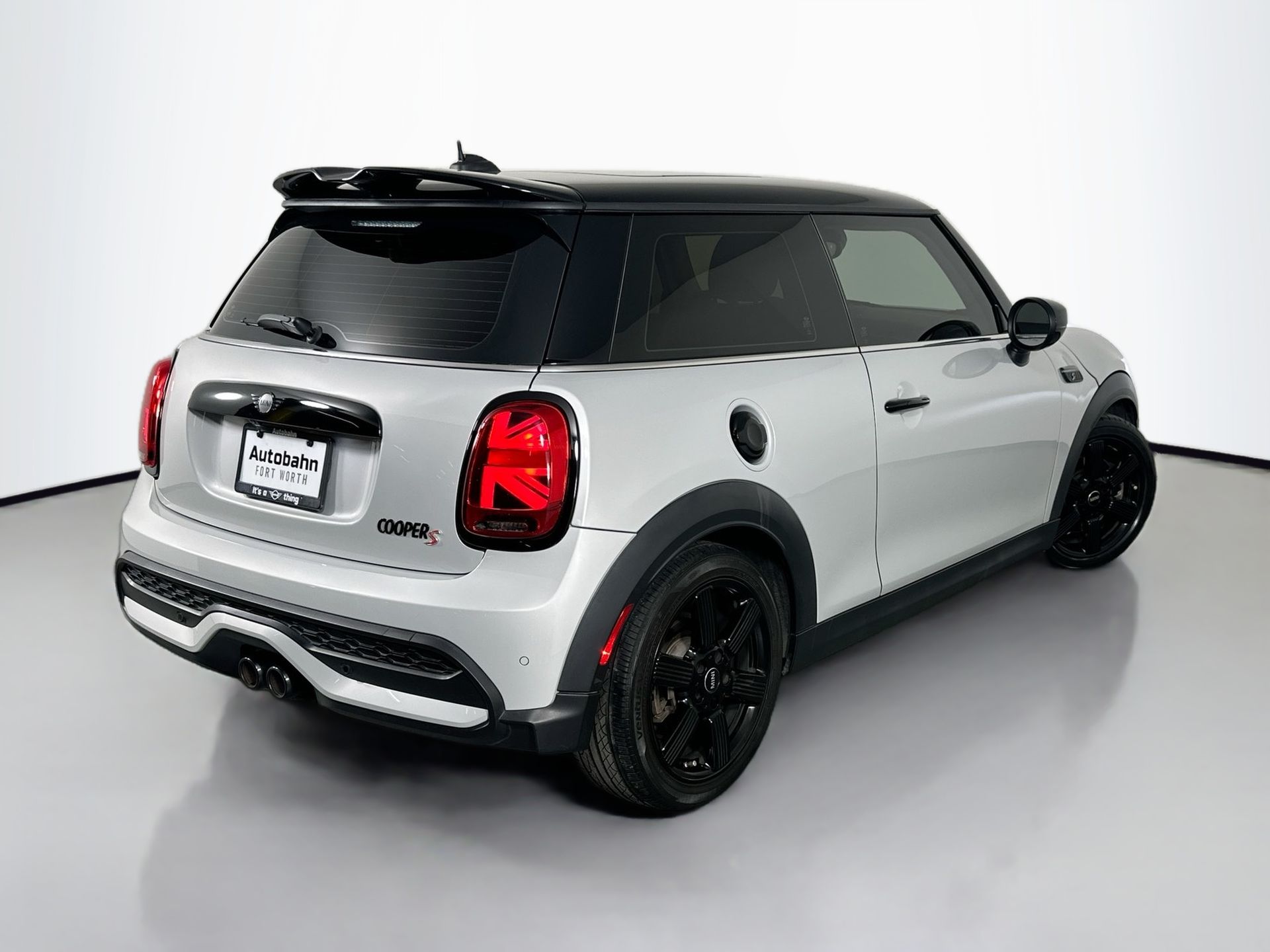 2022 Mini Cooper S Iconic photo 4