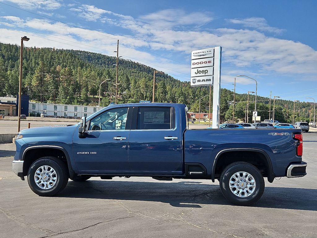 2025 Chevrolet Silverado 2500HD LTZ photo 6