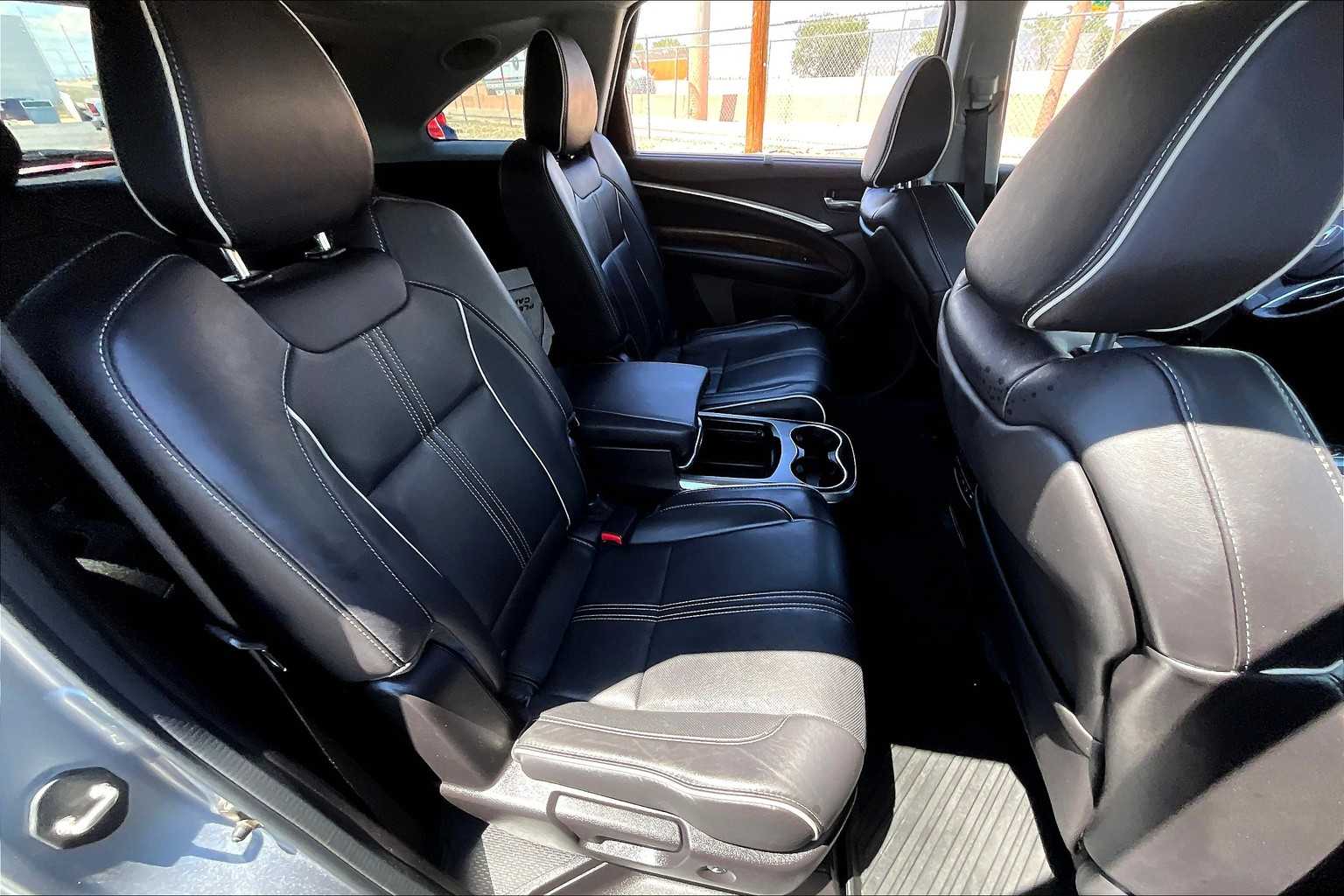 2020 Acura MDX Advance photo 16
