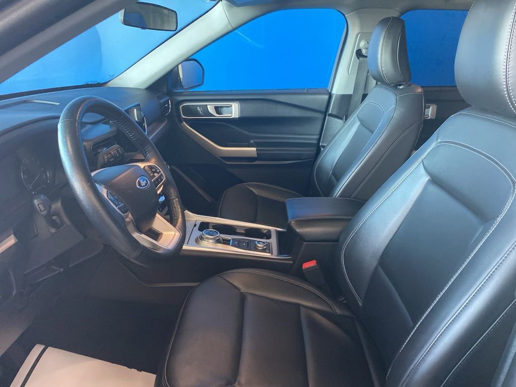 2023 Ford Explorer XLT photo 6